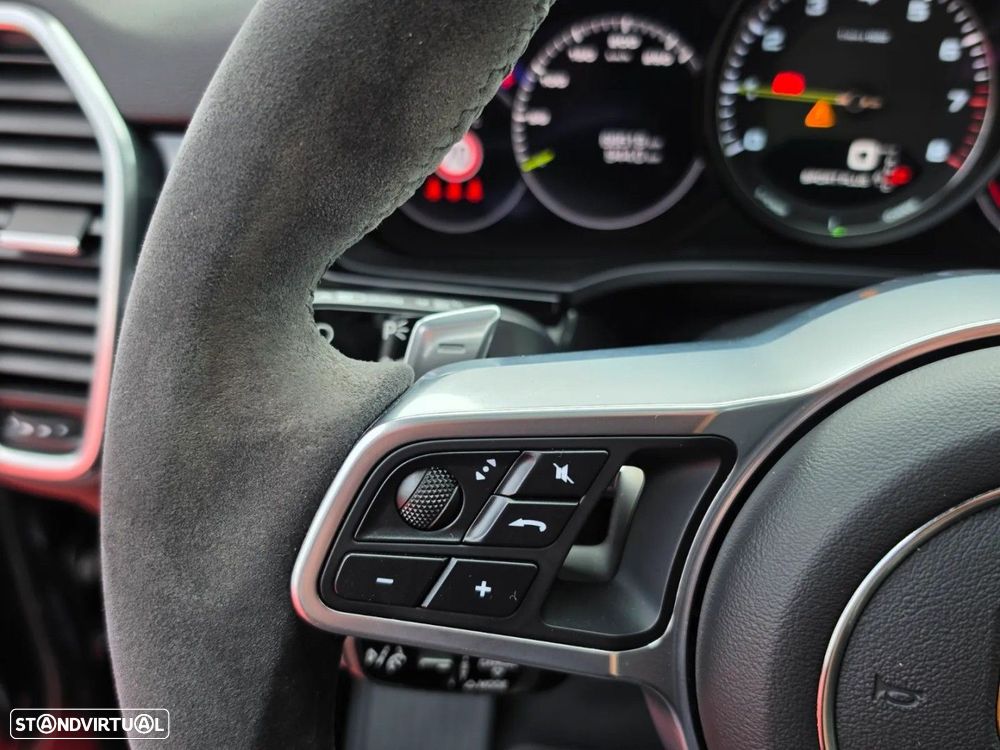 Porsche Cayenne Coupé E-Hybrid - 14