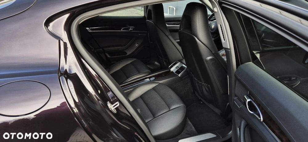 Porsche Panamera 4 - 33