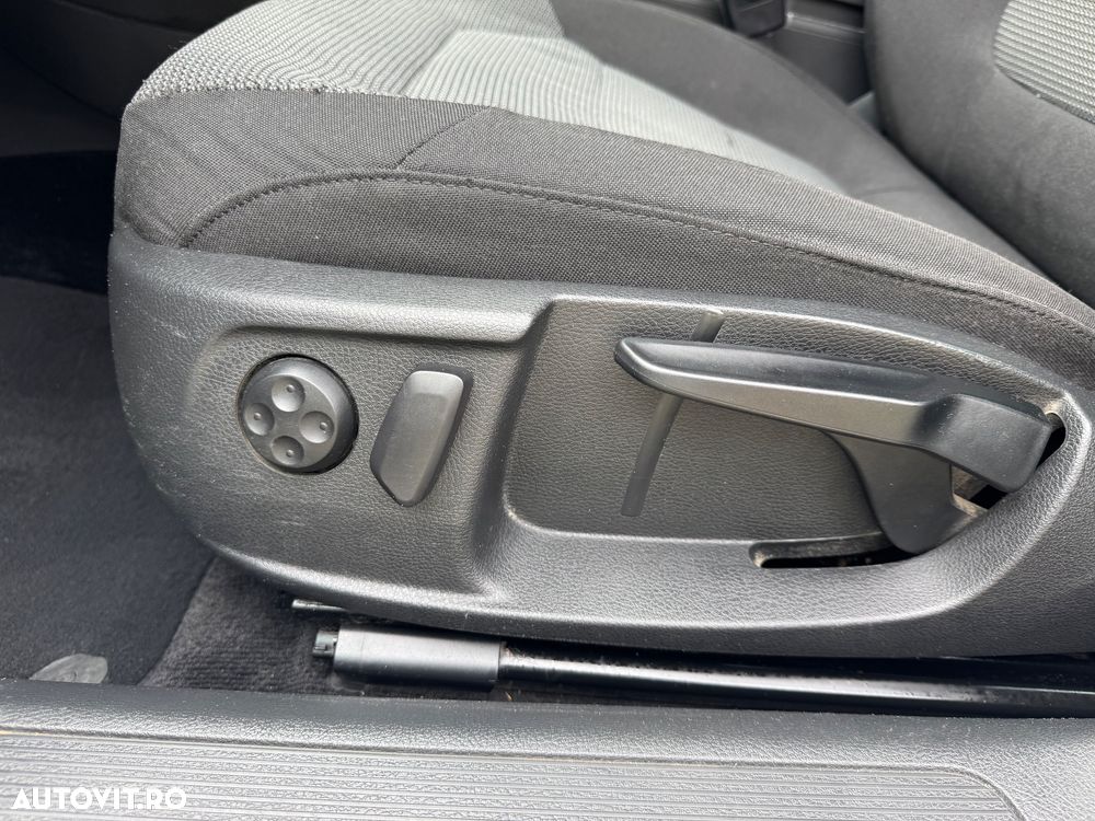 Volkswagen Passat - 24