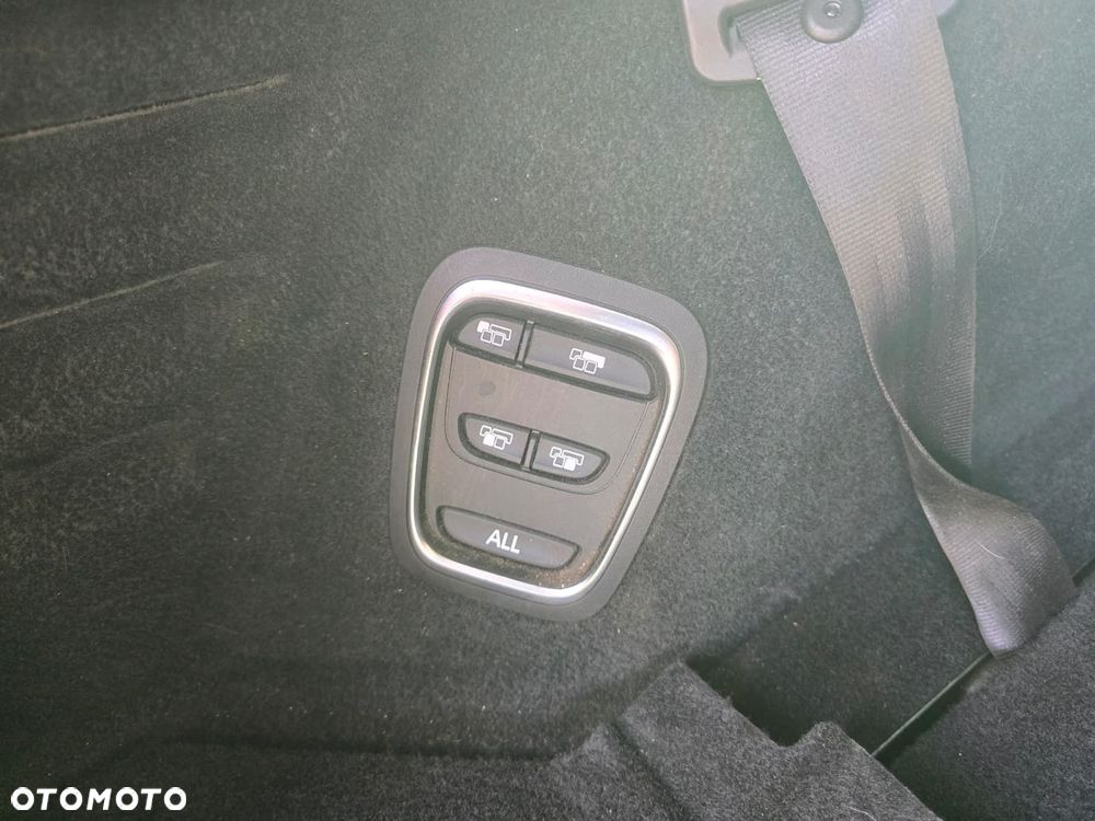 Renault Scenic ENERGY dCi 160 EDC INITIALE PARIS - 19