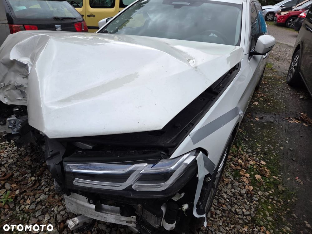 BMW Seria 5 530d xDrive Touring Luxury Line - 2