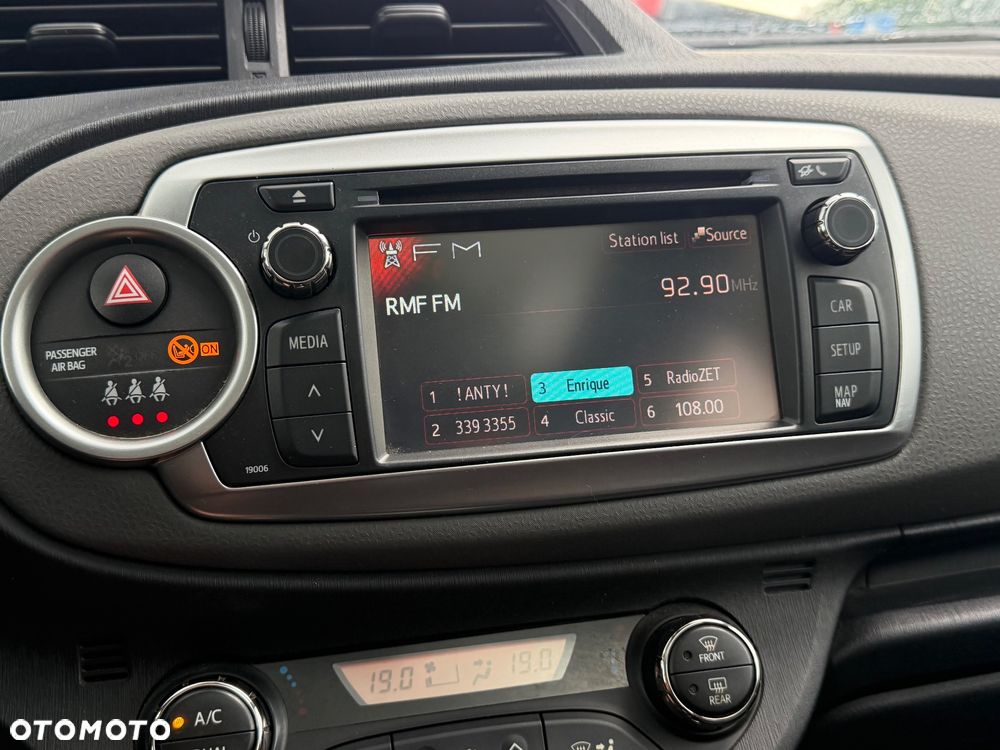 Toyota Yaris 1.33 Premium - 11