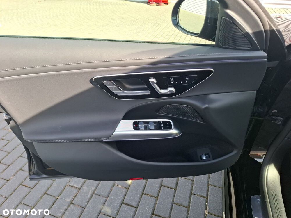 Mercedes-Benz Klasa E 220 d mHEV 4-Matic AMG 9G-Tronic - 17