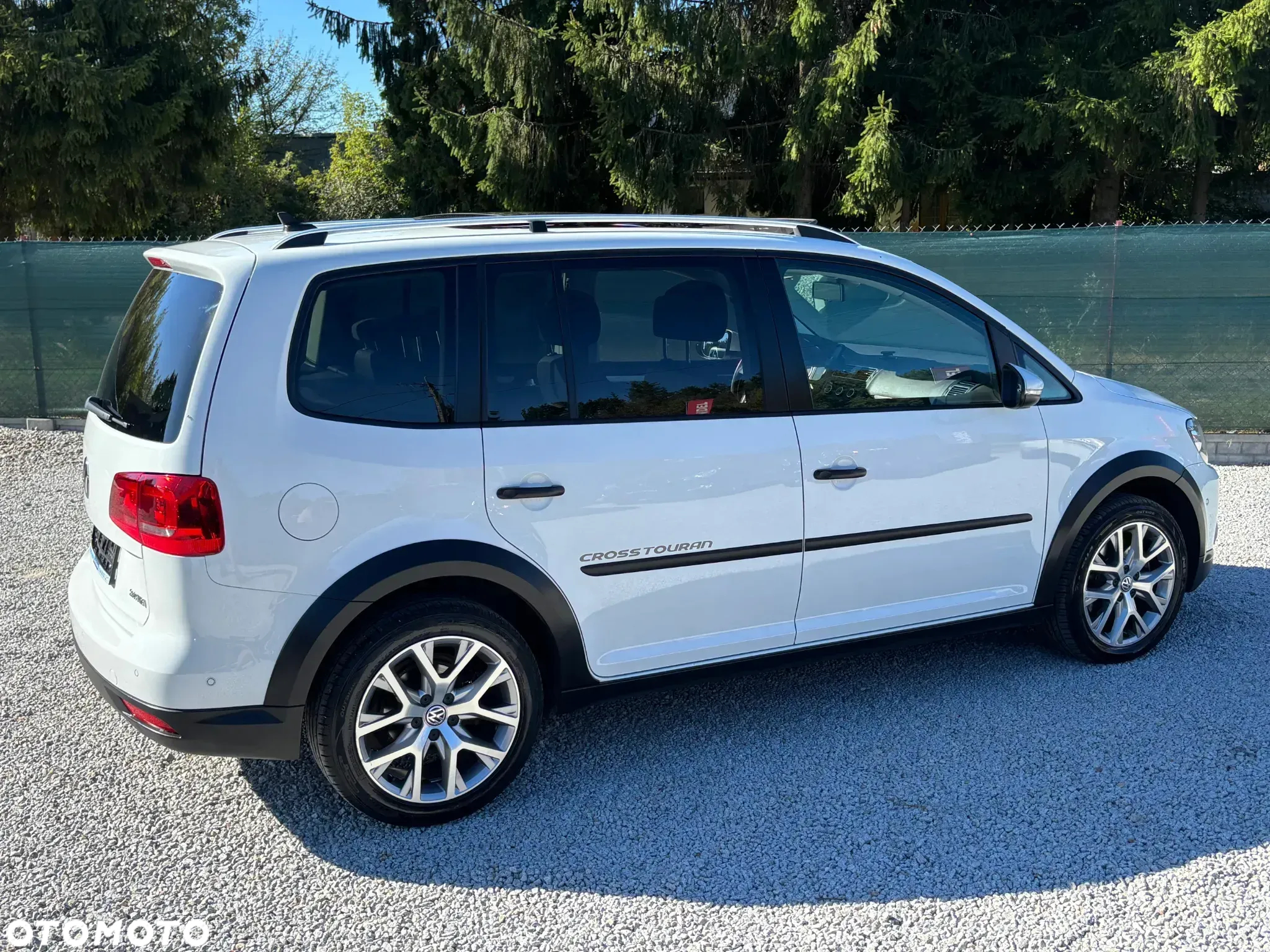 Volkswagen Touran 2.0 TDI DPF DSG Cross - 23