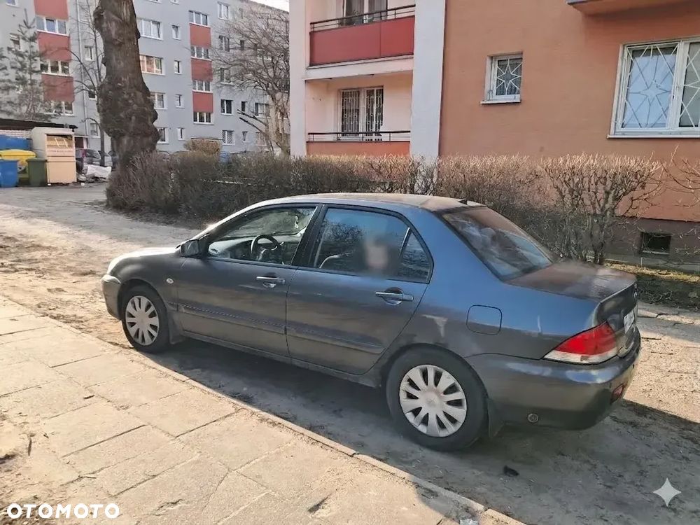 Mitsubishi Lancer 1.6 Invite - 4