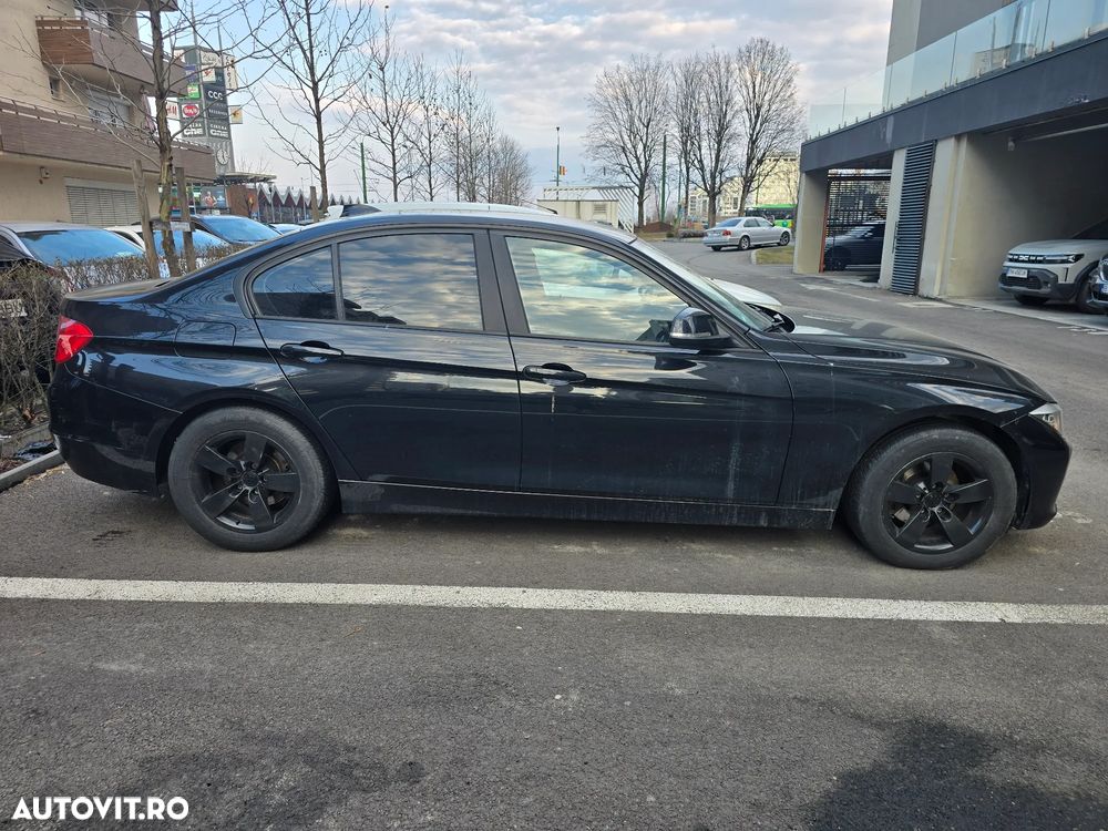 BMW Seria 3 318d - 3