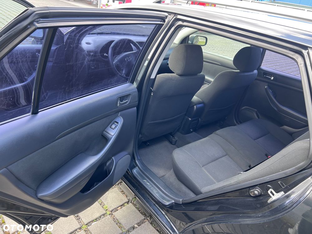 Toyota Avensis 1.8 VVT-i Sol - 13