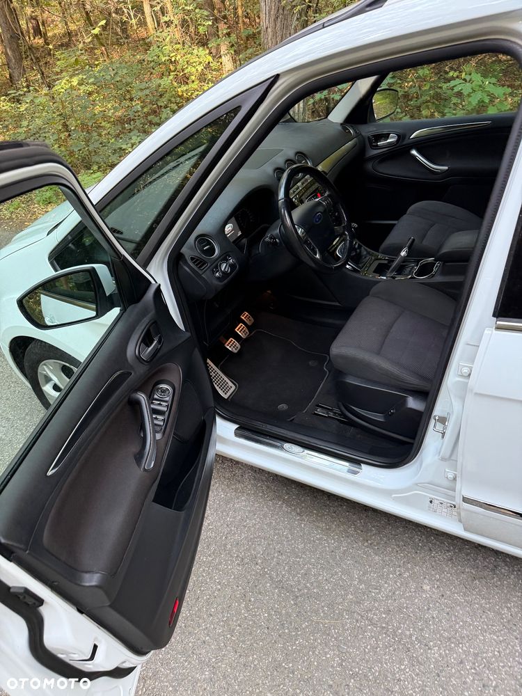 Ford Galaxy - 19