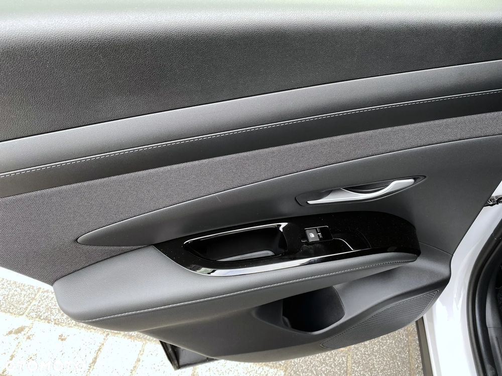 Hyundai Tucson 1.6 T-GDi Smart Black 2WD - 18
