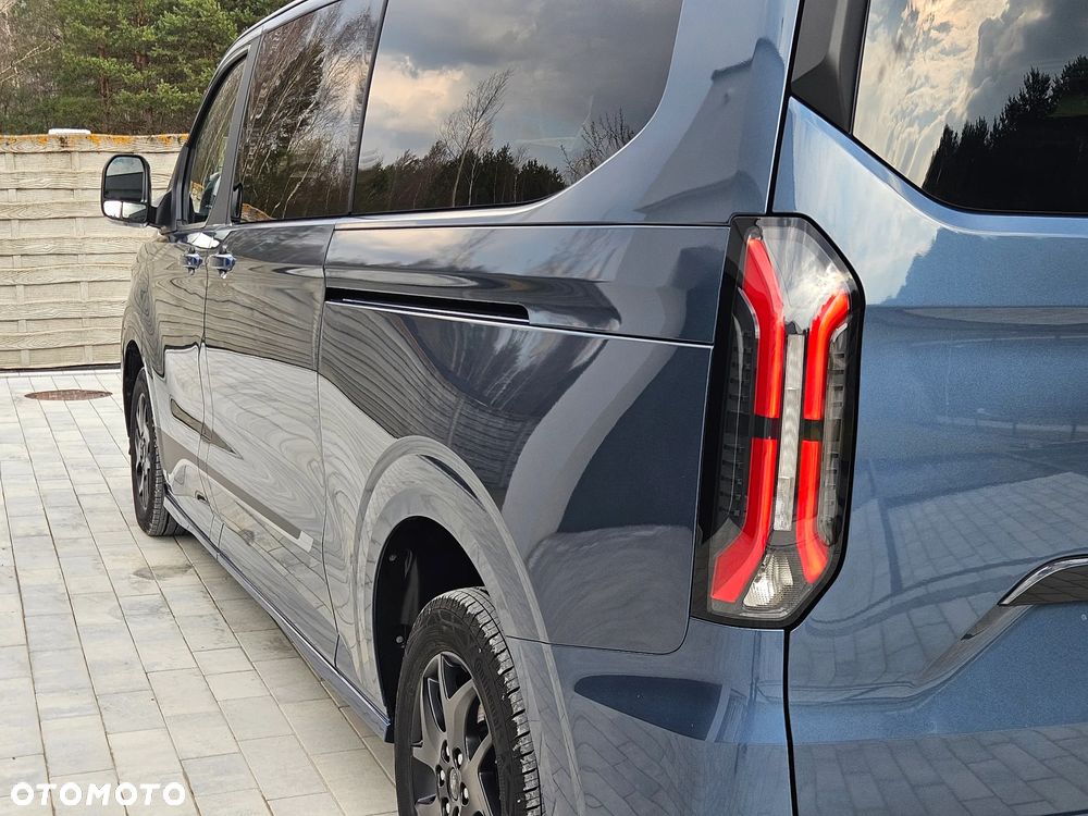 Ford Tourneo Custom - 13