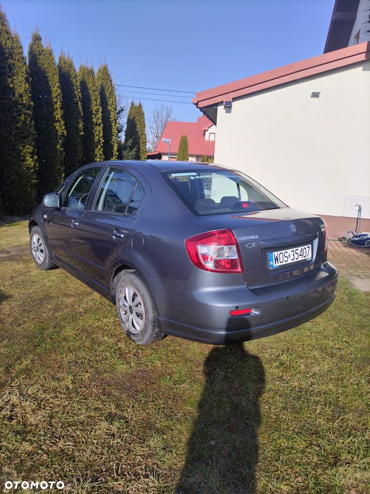 Suzuki SX4 1.6 GS / Premium - 16