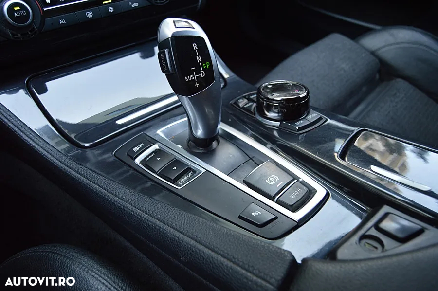 BMW Seria 5 520d Aut. - 31