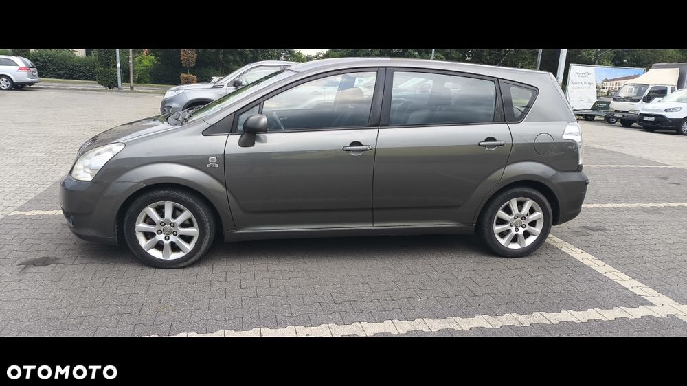 Toyota Corolla Verso - 1