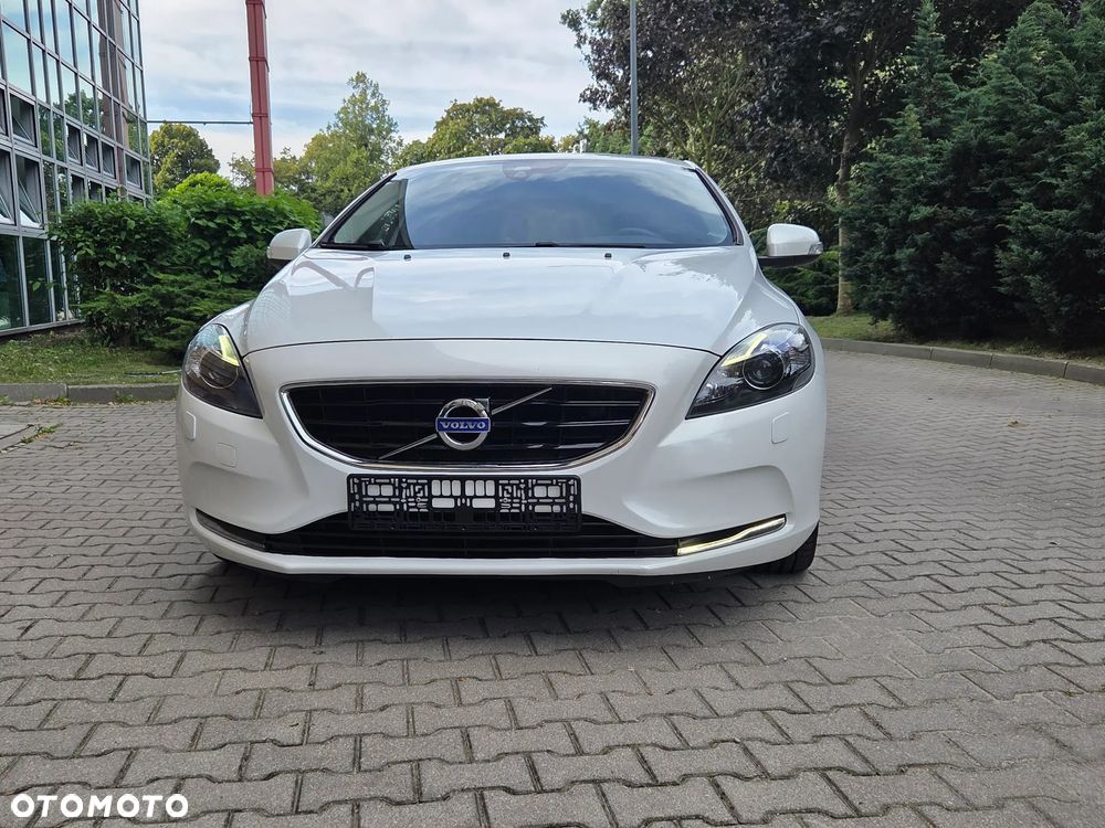 Volvo V40 T2 Momentum - 4