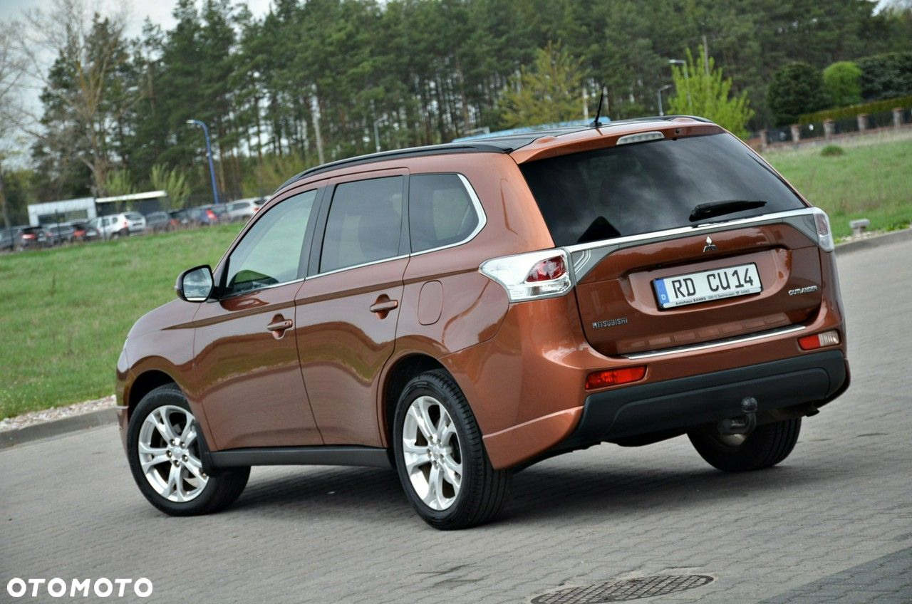 Mitsubishi Outlander - 10