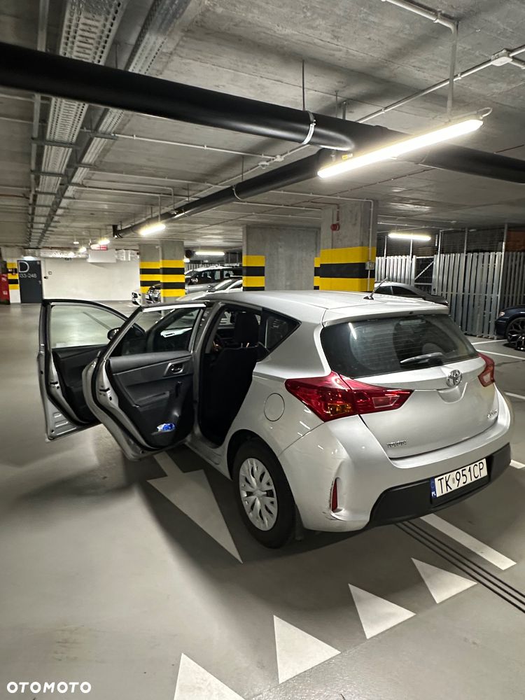 Toyota Auris - 4