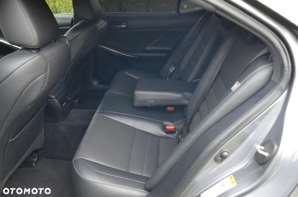 Lexus IS 250 F Sport - 22