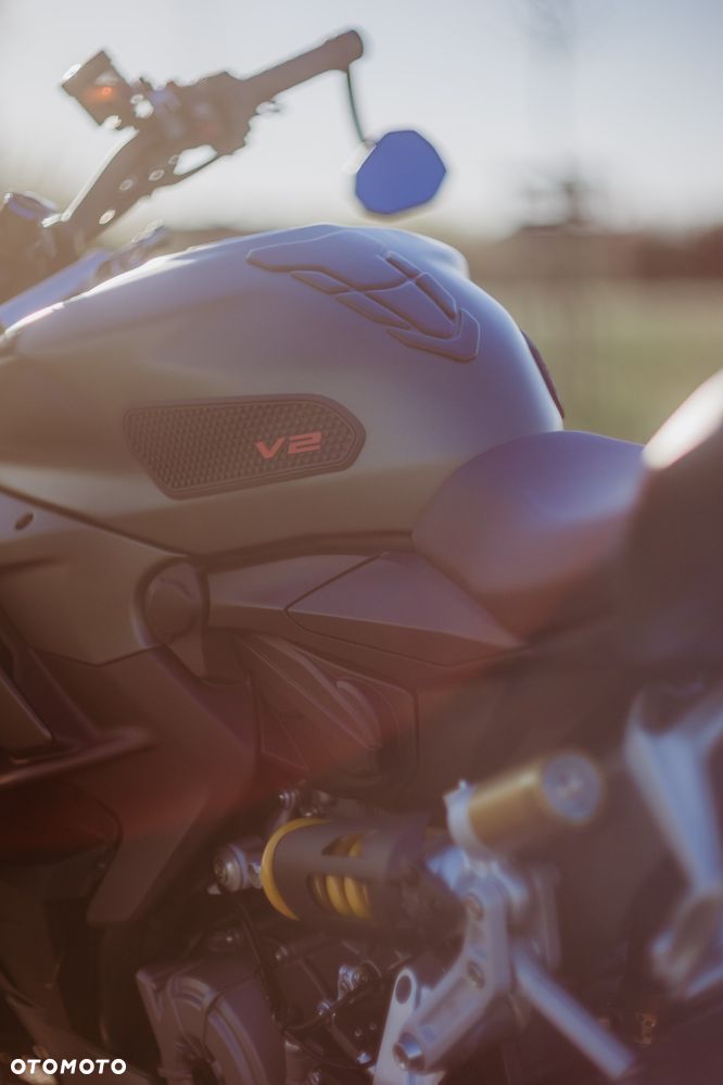Ducati Streetfighter V2 - 6