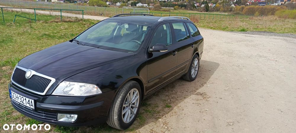 Skoda Octavia 1.6 FSI Ambiente - 1