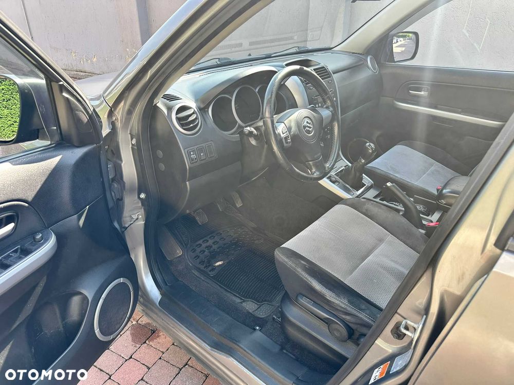 Suzuki Vitara - 8
