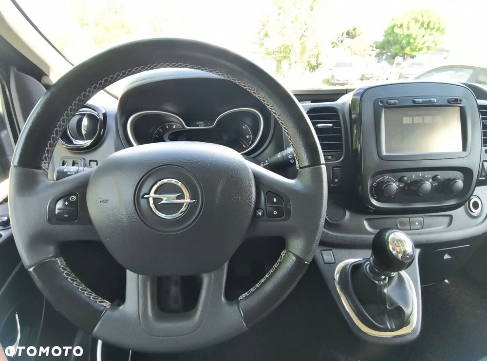 Opel Vivaro - 17