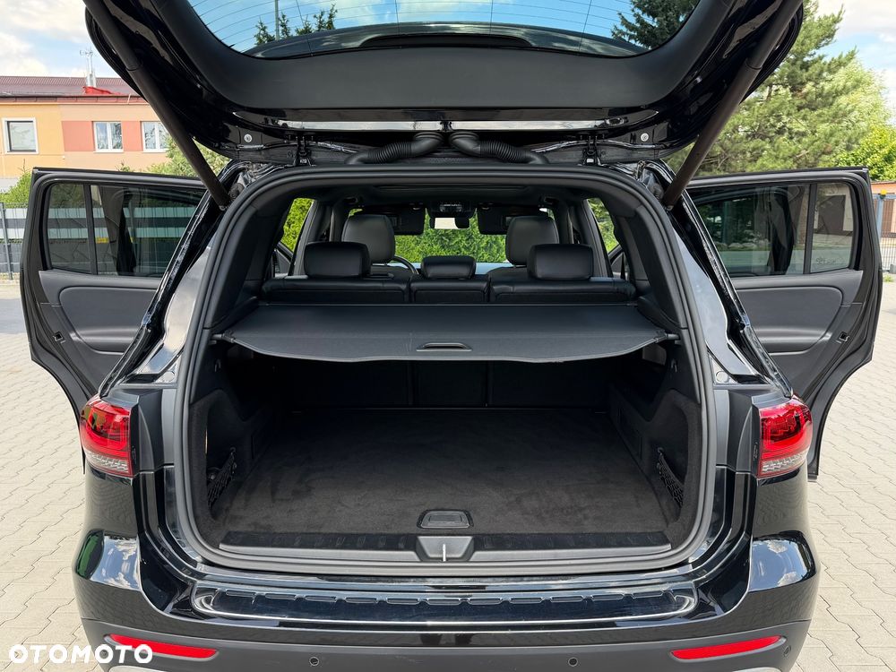 Mercedes-Benz GLB - 38