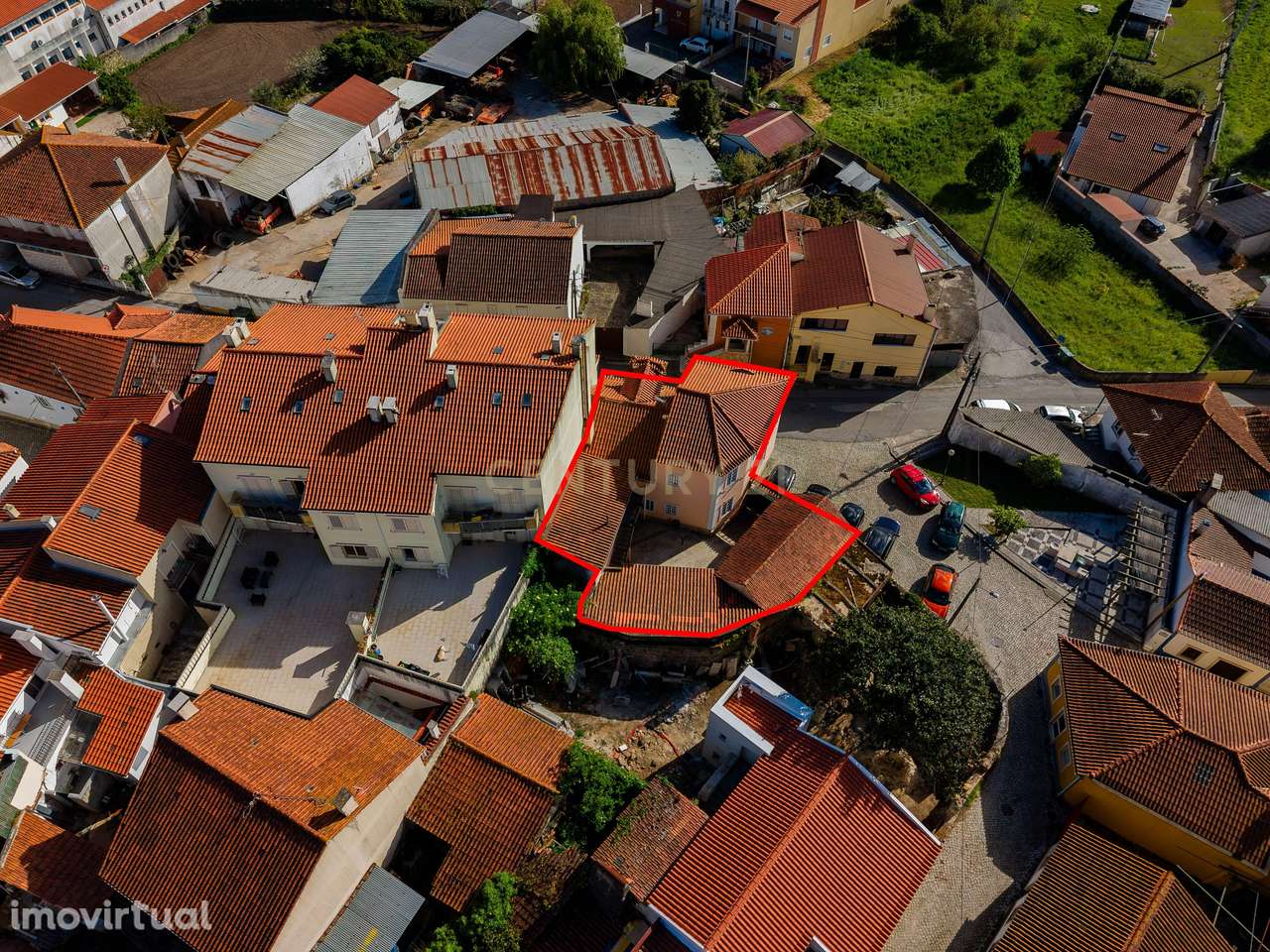 Moradia T5 com Anexos e Logradouro — Charme e Potencial no Coração do - Grande imagem: 5/35