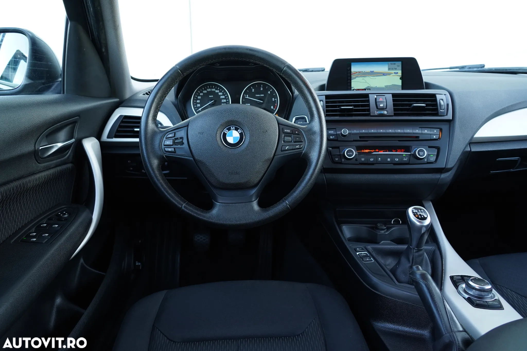 BMW Seria 1 118d xDrive Urban Line - 10