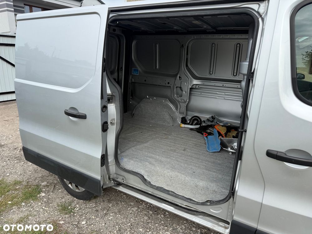 Nissan NV300 - 16