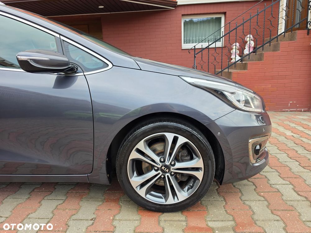 Kia Ceed 1.6 CRDi 136 ISG Platinum Edition - 8