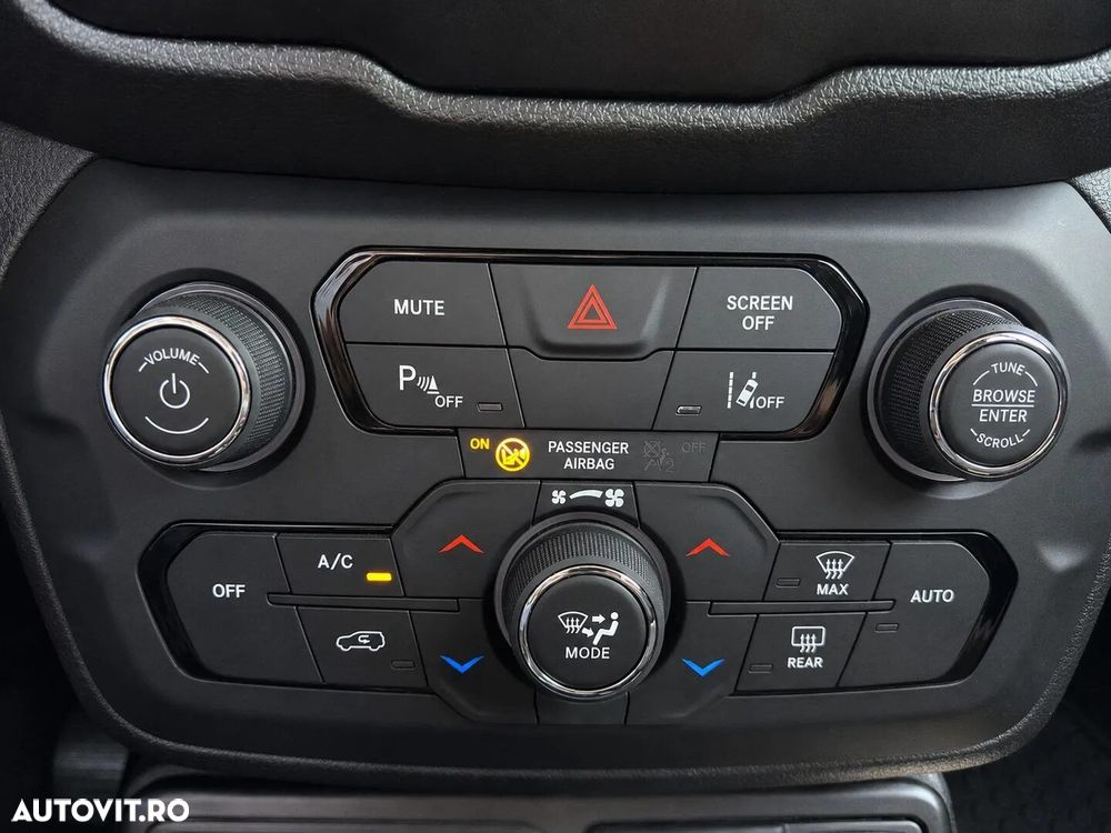 Jeep Renegade - 19