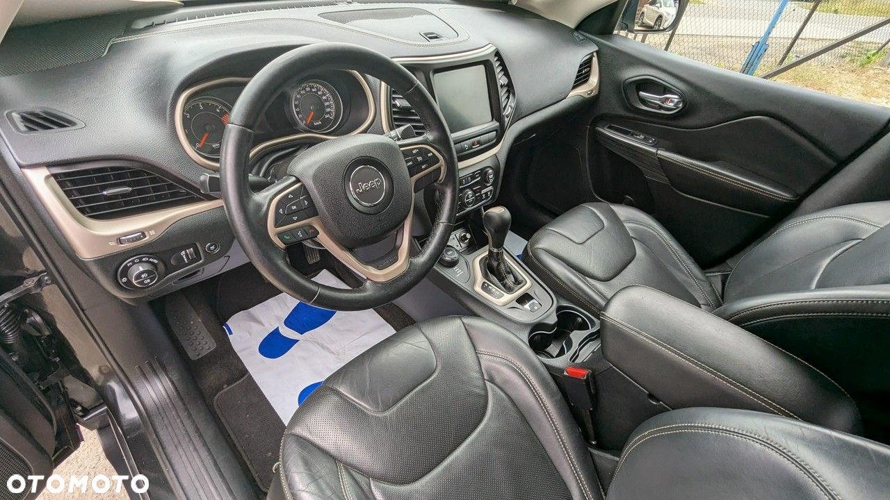 Jeep Cherokee - 14
