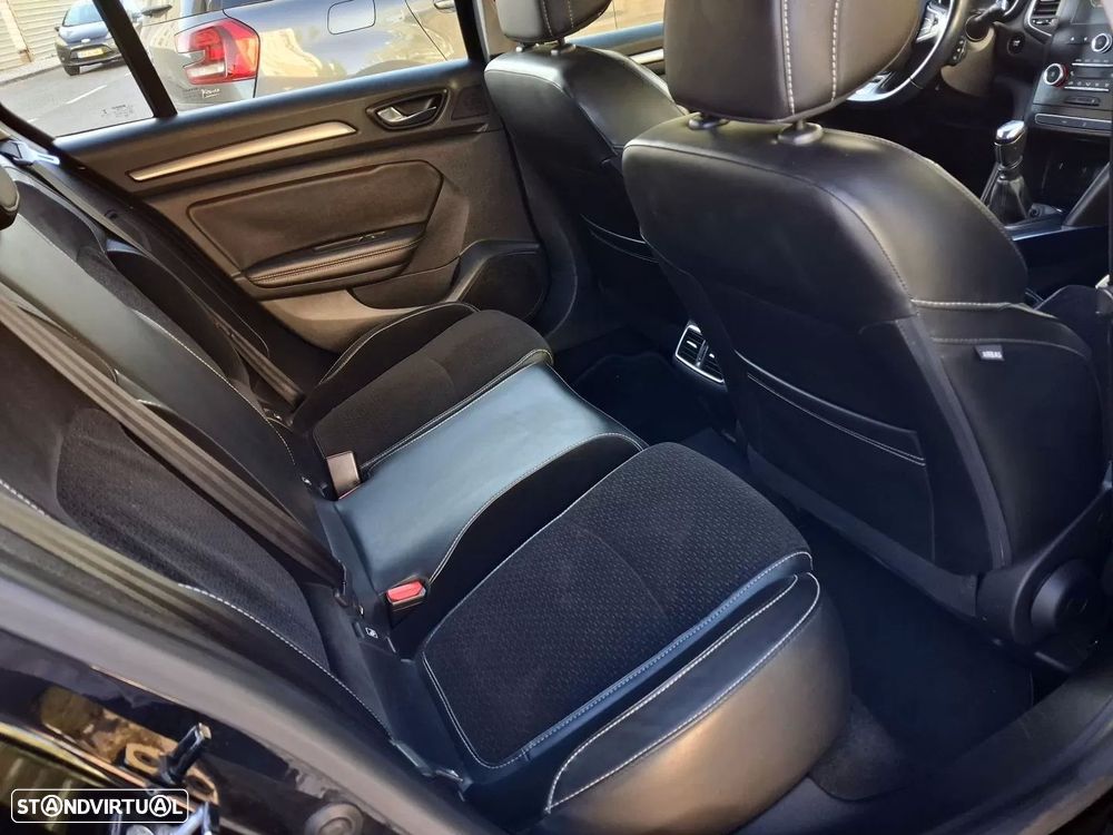 Renault Mégane Sport Tourer 1.5 dCi Dynamique S SS — fotografia 17