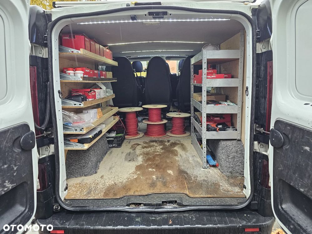 Renault Trafic - 16