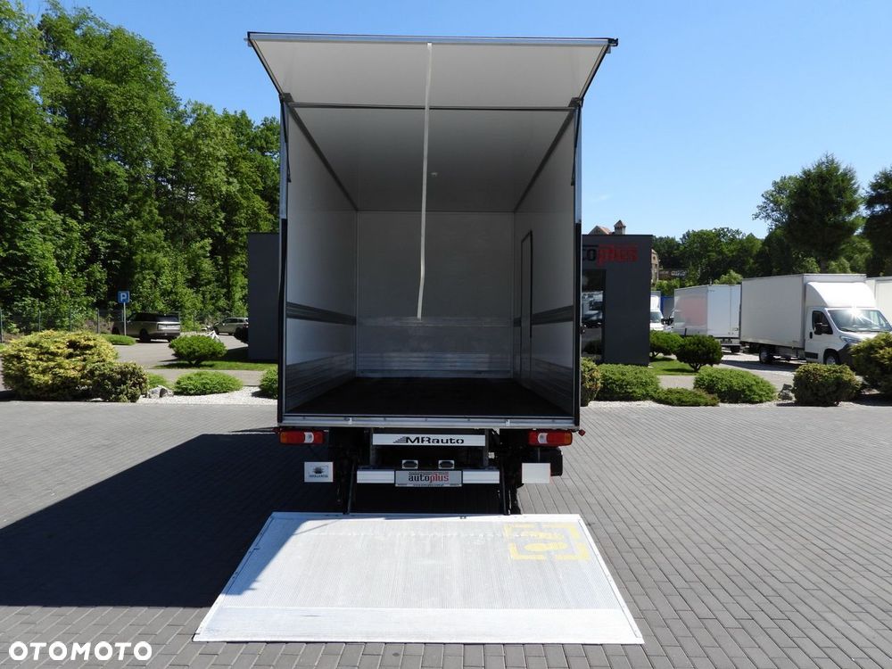Iveco DAILY 35S18 KONTENER WINDA 8 PALET TEMPOMAT NAWIGACJA LEDY AUTOMAT HI-MATIC KLIMATYZACJA  180KM - 15
