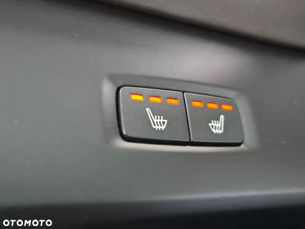 Volvo V90 Cross Country D5 AWD Geartronic - 25