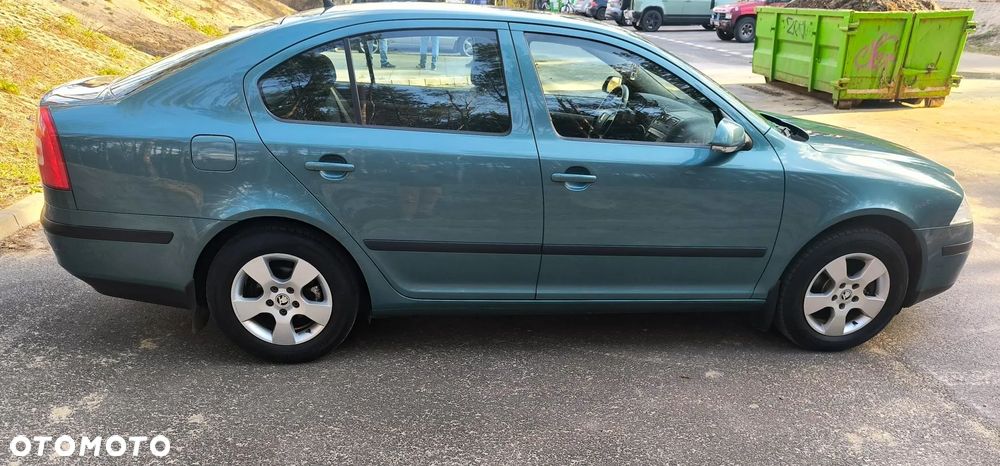 Skoda Octavia 1.6 Combi Ambiente - 8