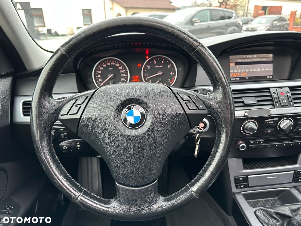 BMW Seria 5 523i - 21