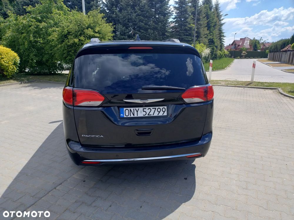 Chrysler Pacifica - 4