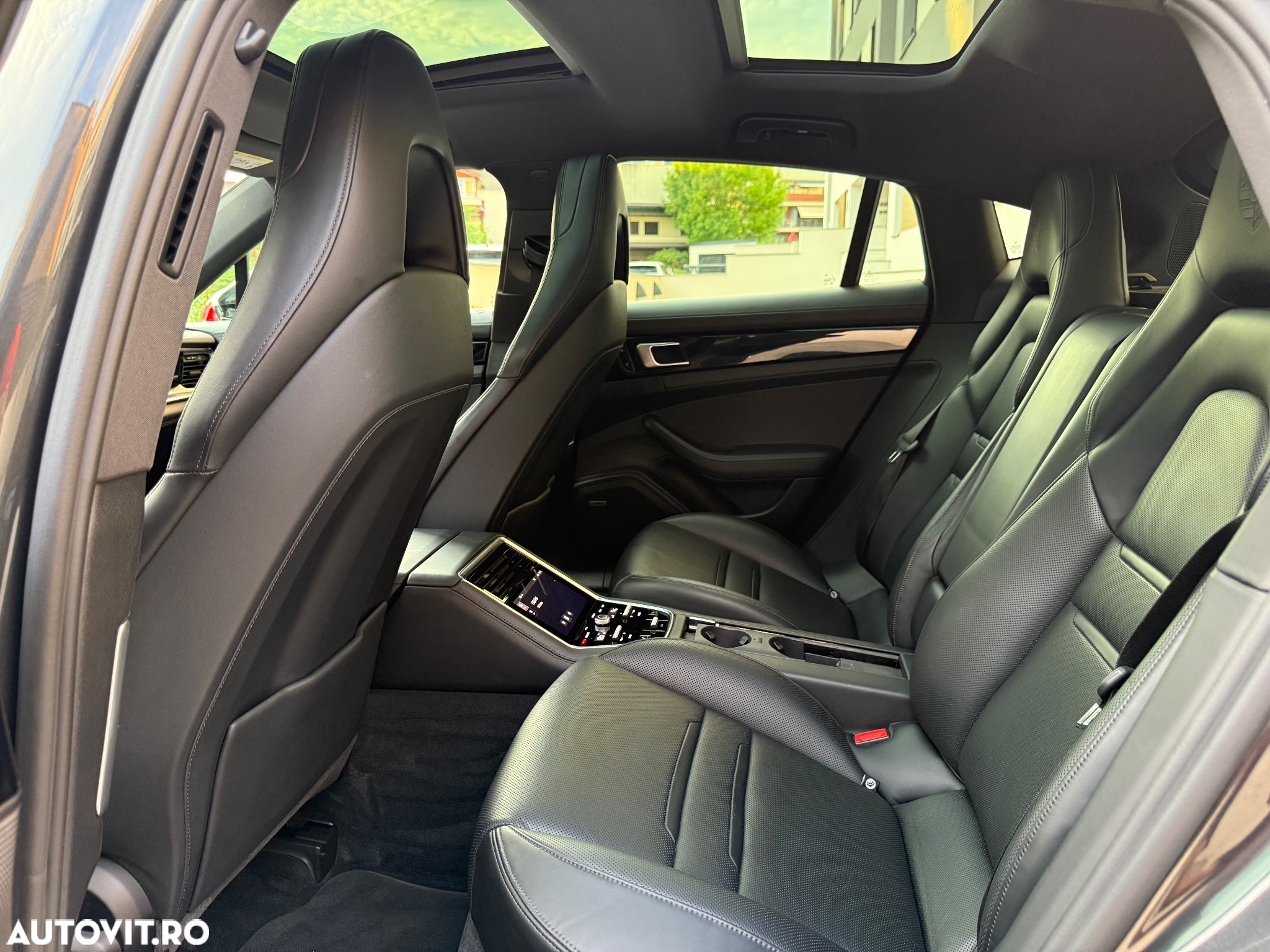 Porsche Panamera 4 E-Hybrid - 9