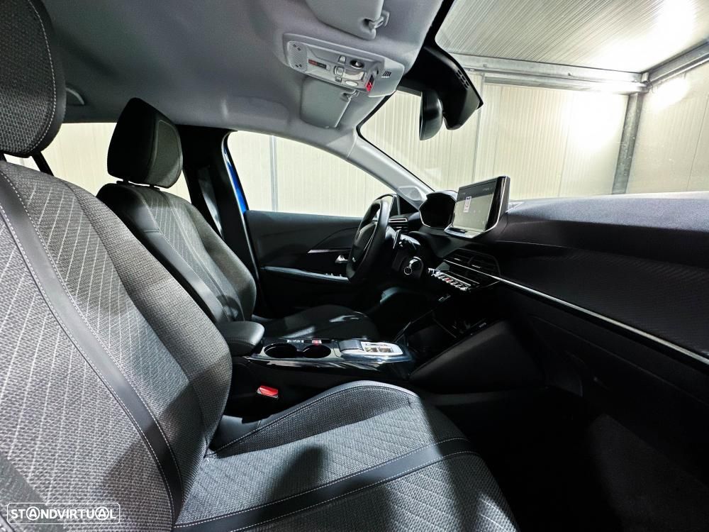 Peugeot 208 1.2 Hybrid Allure e-DCS6 - 30