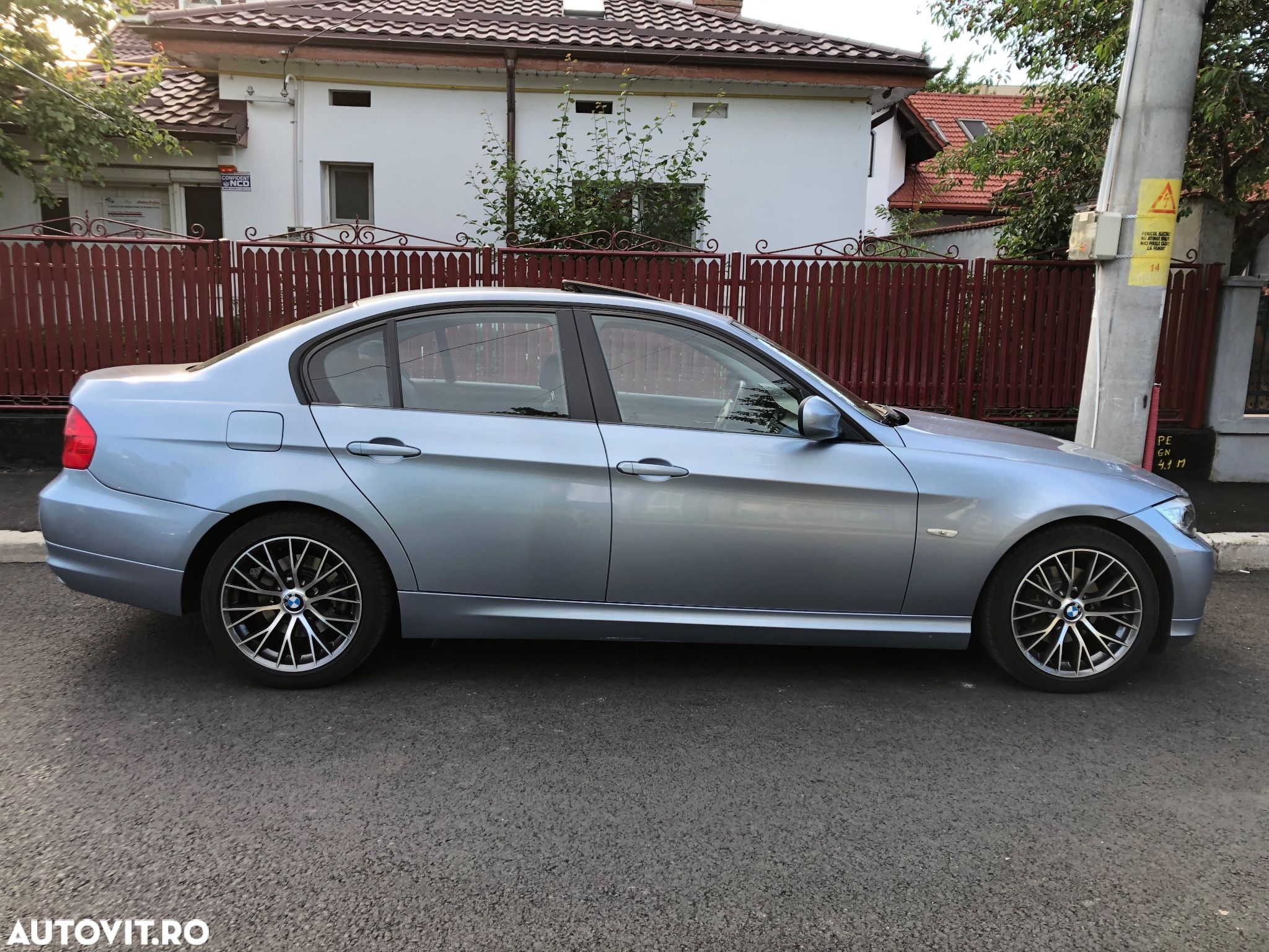 BMW Seria 3 318i - 1