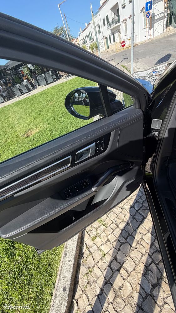 Porsche Cayenne Coupé Turbo - 17
