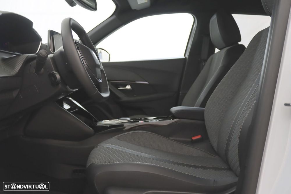 Peugeot e-2008 54 kWh Allure - 5