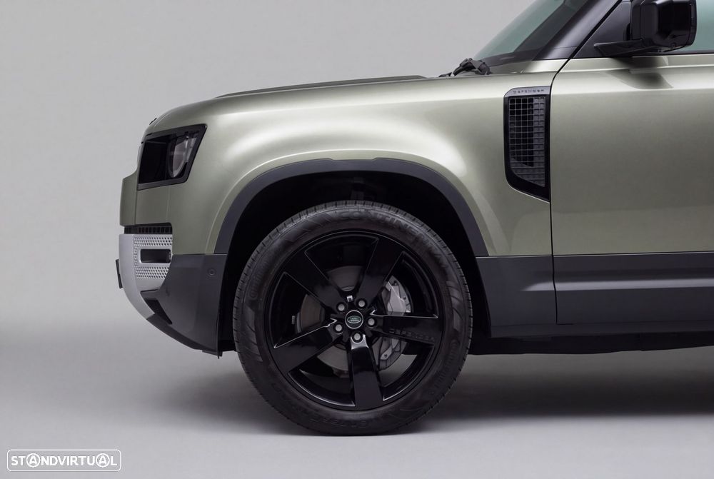Land Rover Defender 3.0 D250 130 AWD X-Dynamic HSE - 3