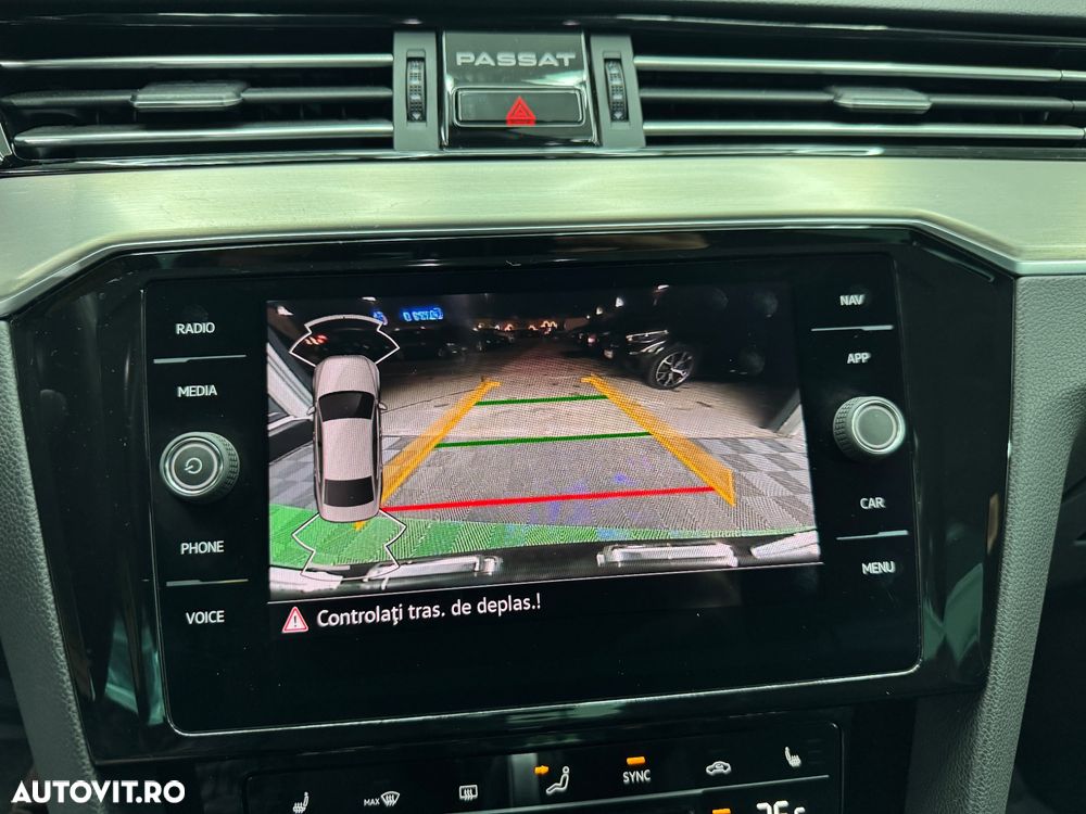 Volkswagen Passat 2.0 TDI DSG Highline - 16