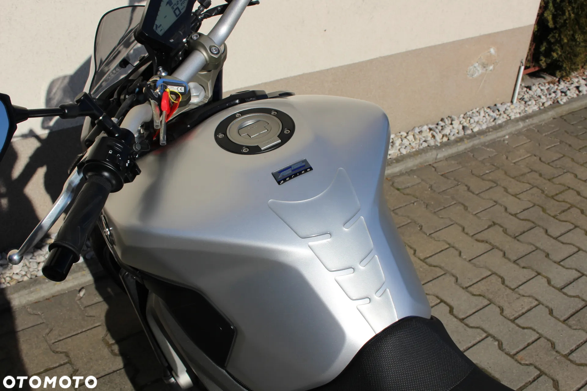 Yamaha MT - 27