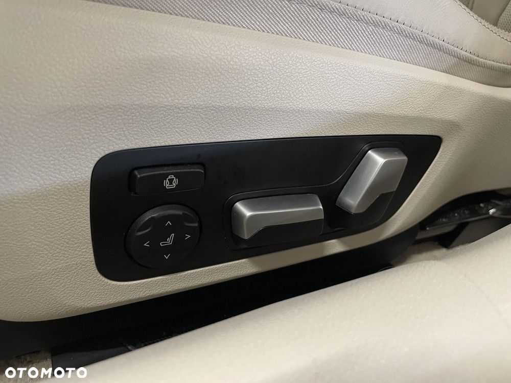 BMW Seria 8 - 7