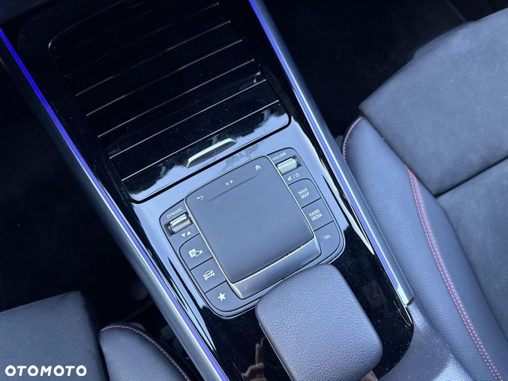 Mercedes-Benz GLA - 19