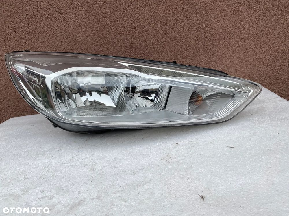 lampa focus III lift z ledem eu prawa cała - 2